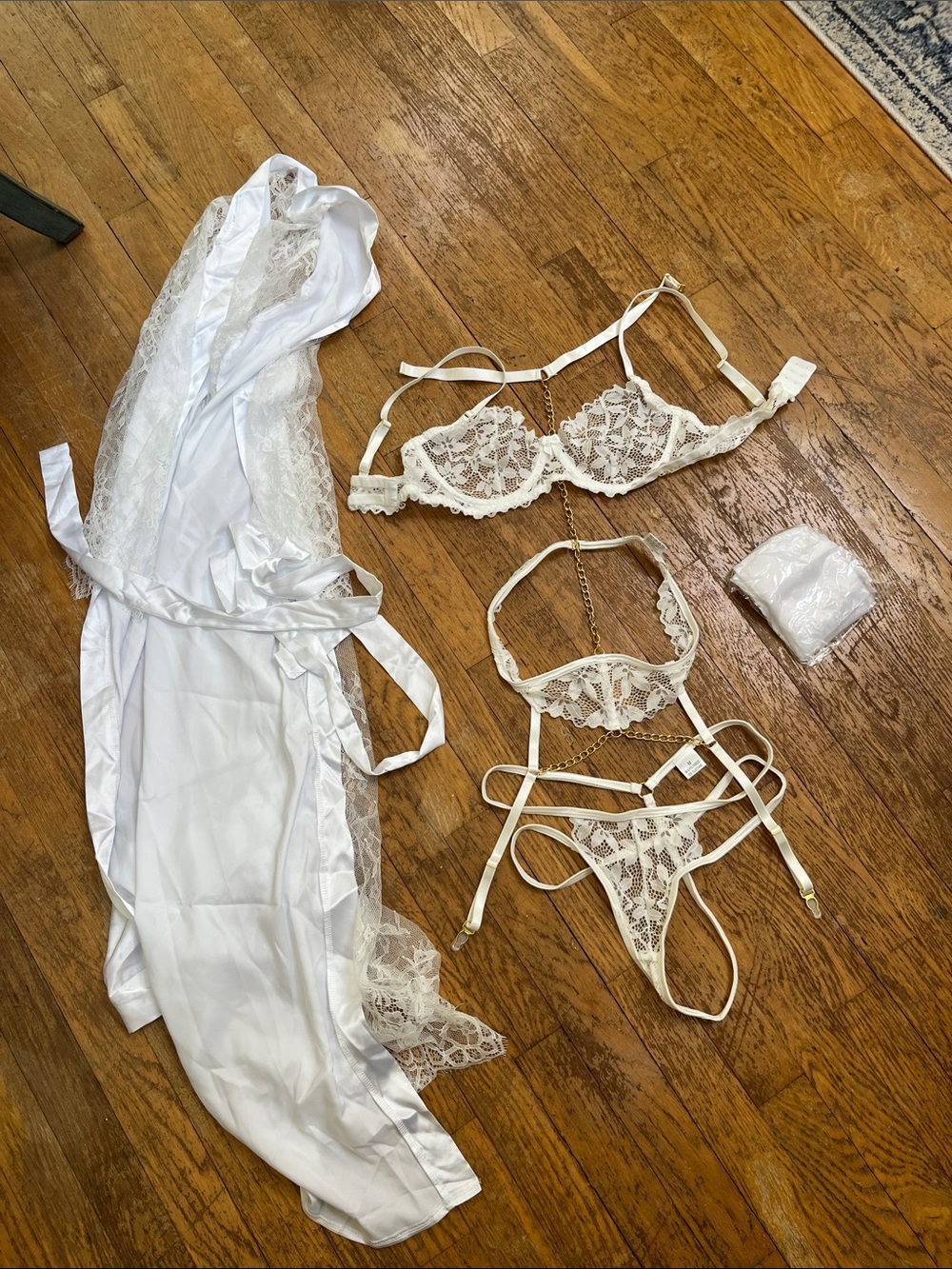 Women’s White Lace Lingerie Set with Robe 6pc